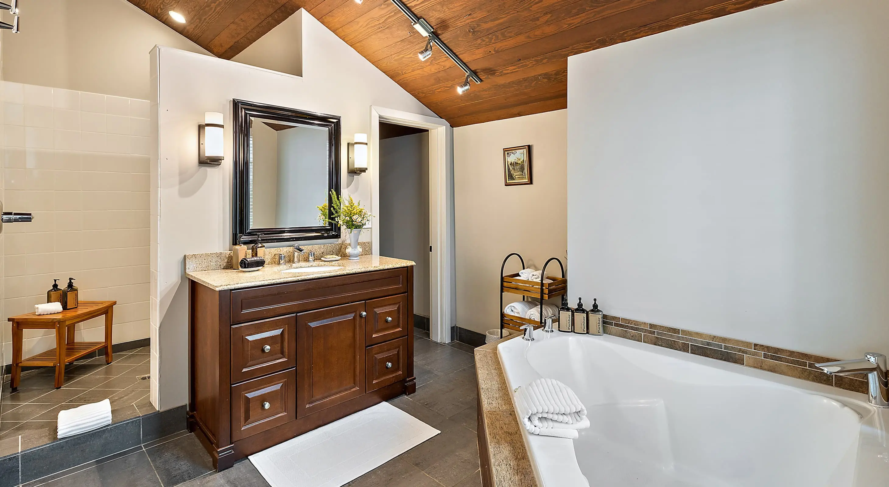 Bathroom in Jacksonville Suite - Room 14
